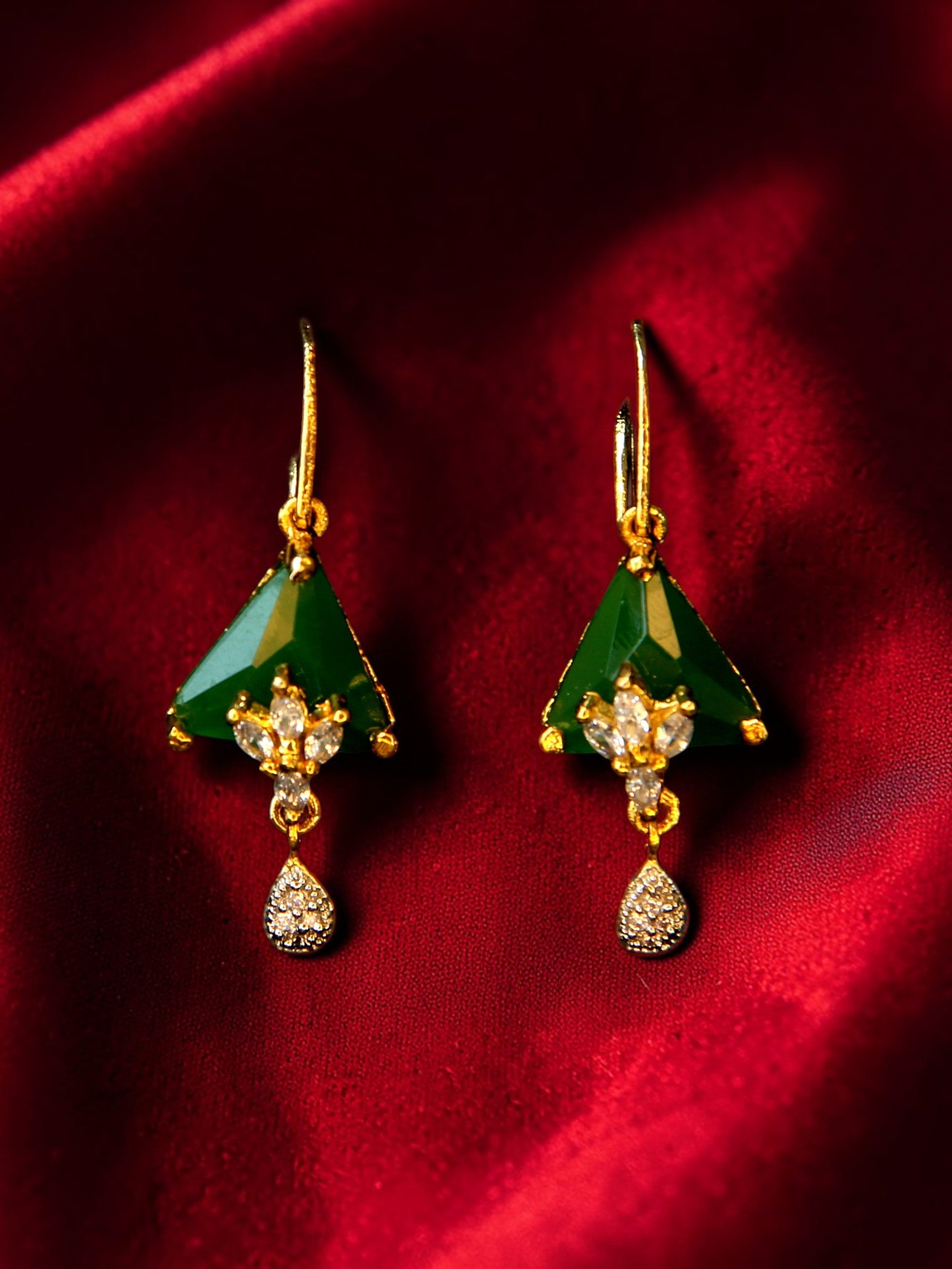 Pearl Drop earrings, vintage jewelry, Green Diamond Cut earrings, wedding jewelry