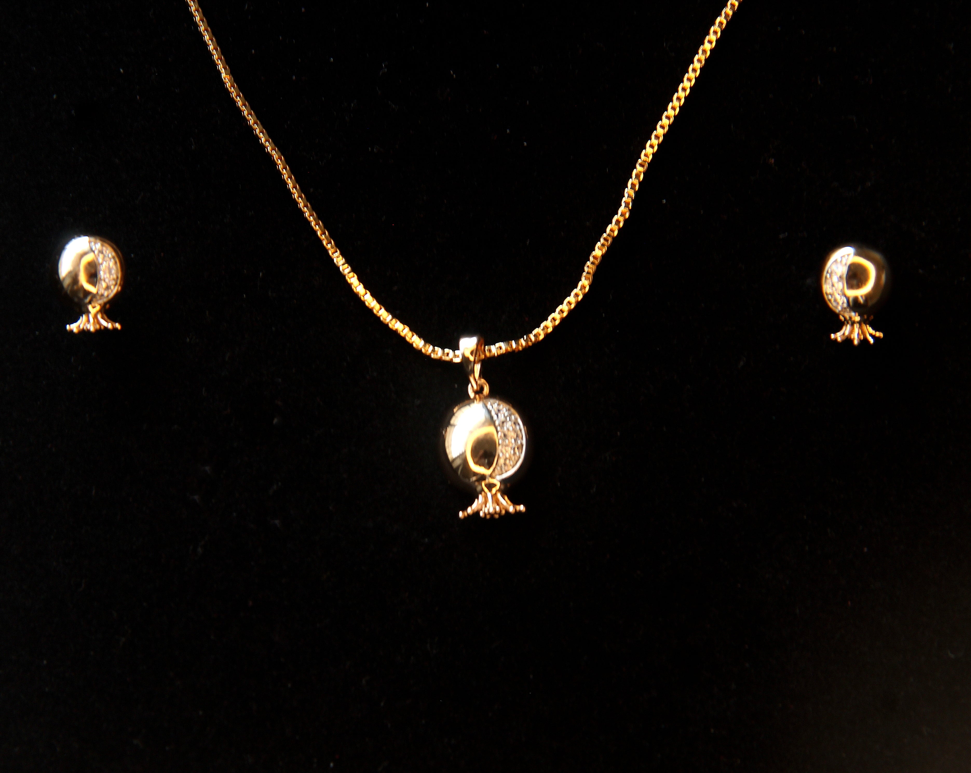 Minimal Pendant Locket Set with Matching Stud Earrings