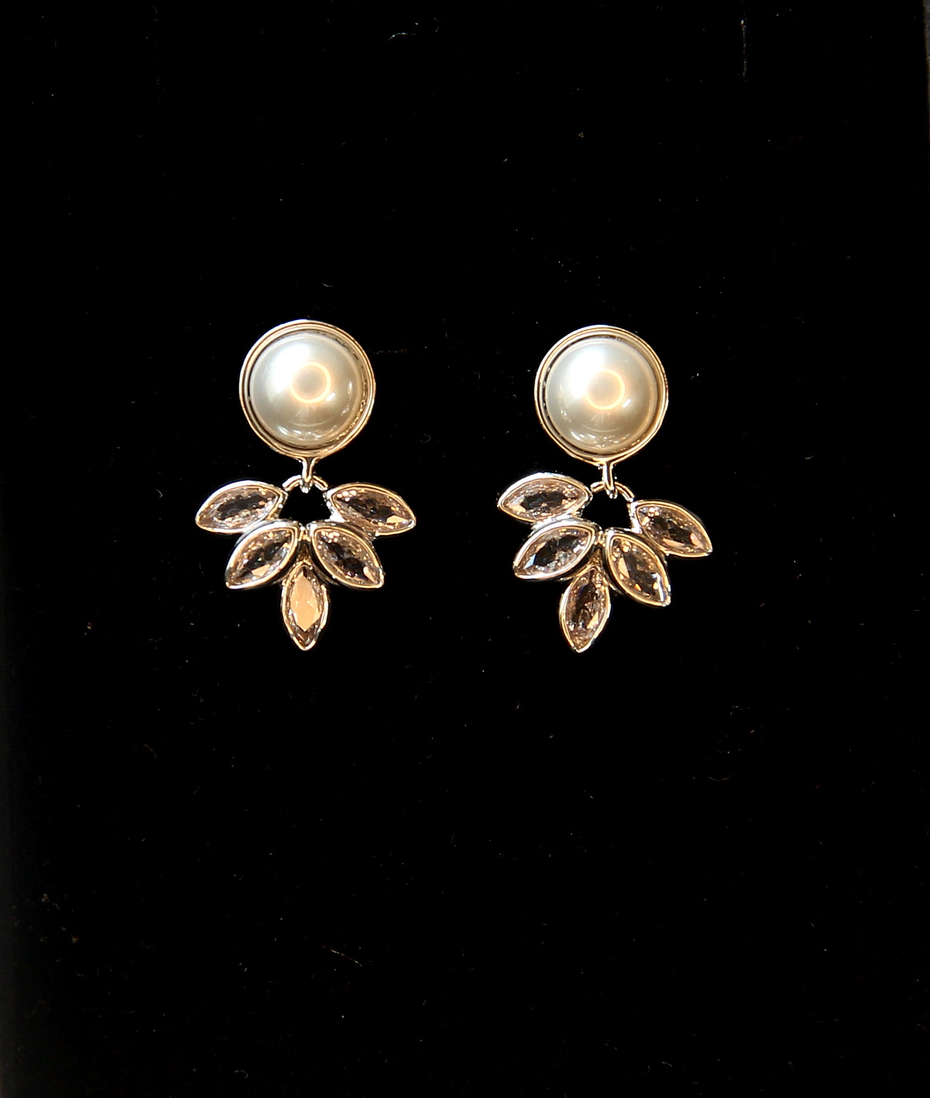 Golden marquise crystal Leaf Drop Earrings – Elegant Floral Imitation Jewellery